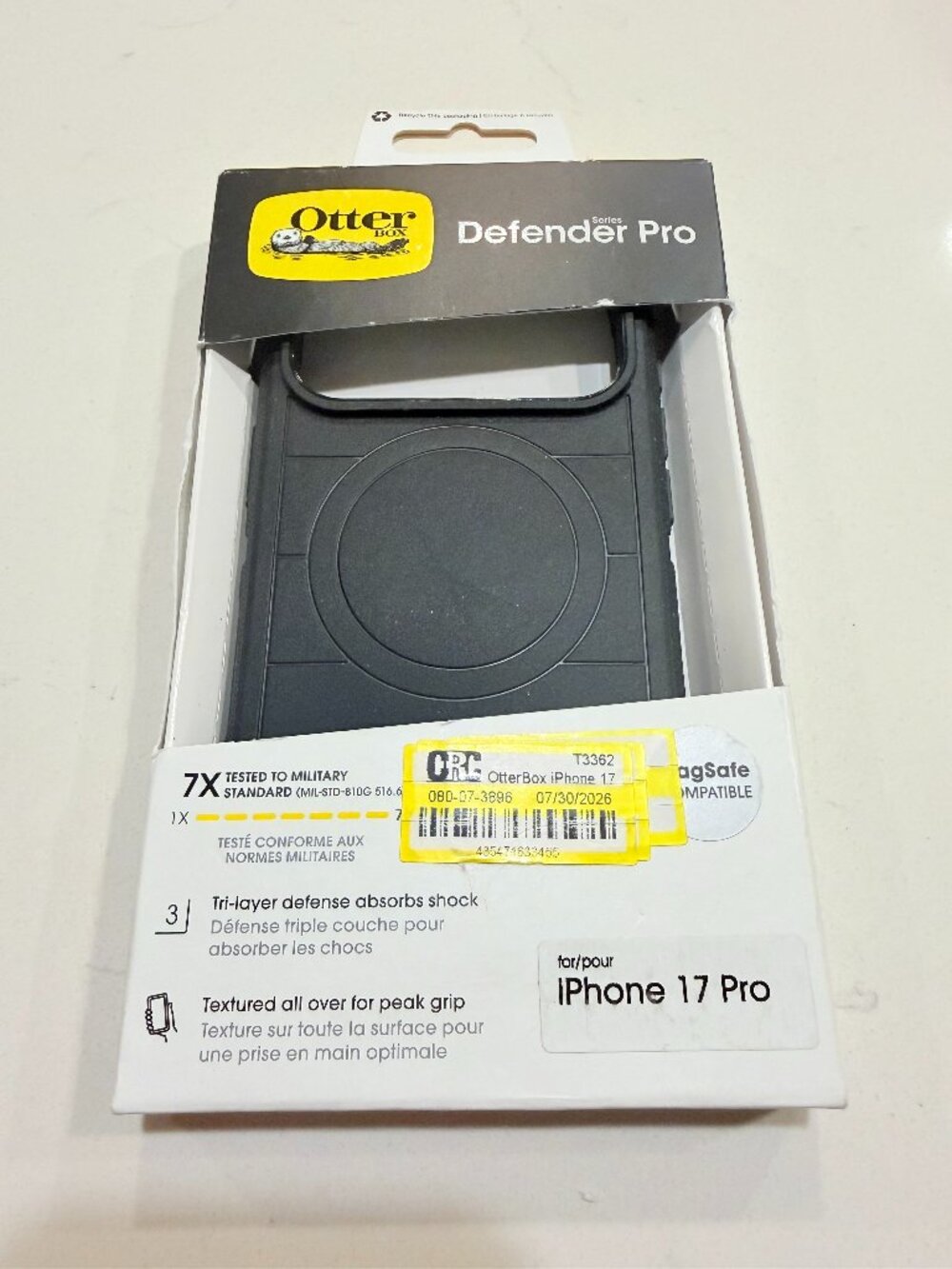 OtterBox Defender Series Pro Case - Black - iPhone 17 Pro - New in Box